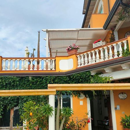 B&B "Raggio Di Sole" Le Castella  Luaran gambar